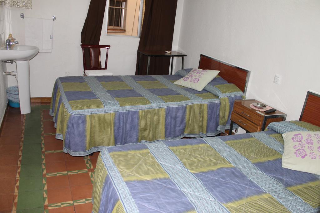 Hostal Xucar Μαδρίτη Δωμάτιο φωτογραφία