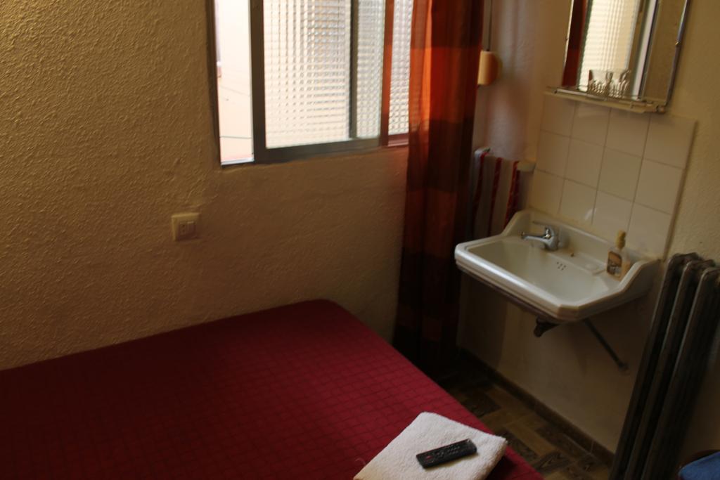 Hostal Xucar Μαδρίτη Δωμάτιο φωτογραφία