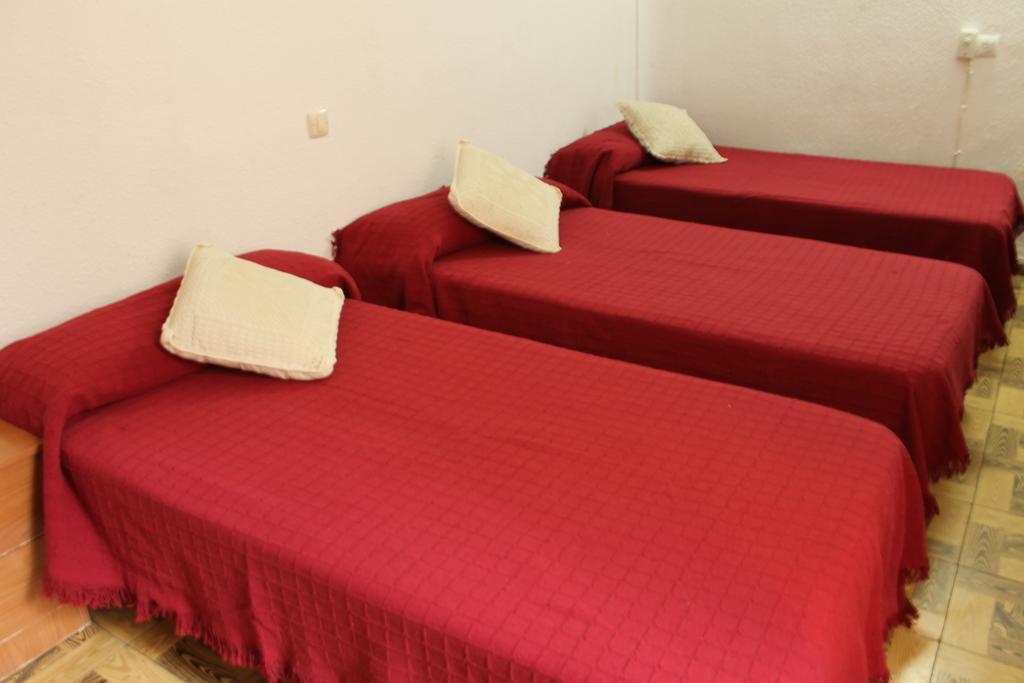 Hostal Xucar Μαδρίτη Δωμάτιο φωτογραφία