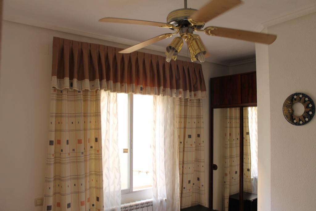 Hostal Xucar Μαδρίτη Δωμάτιο φωτογραφία