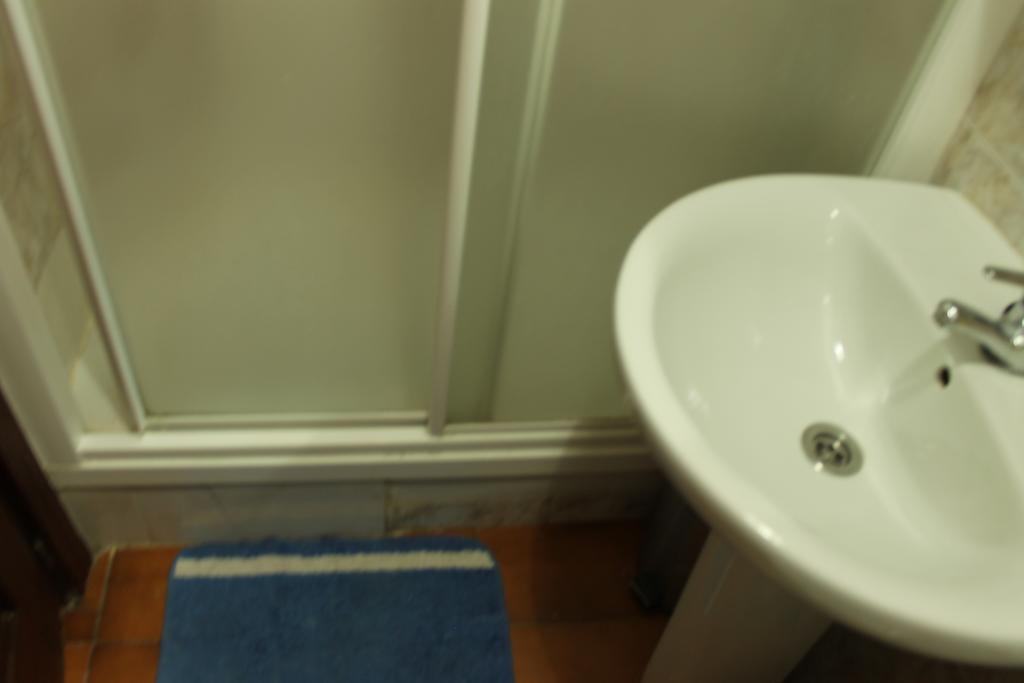Hostal Xucar Μαδρίτη Δωμάτιο φωτογραφία