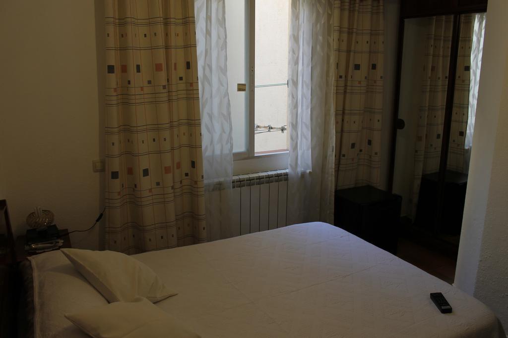 Hostal Xucar Μαδρίτη Δωμάτιο φωτογραφία