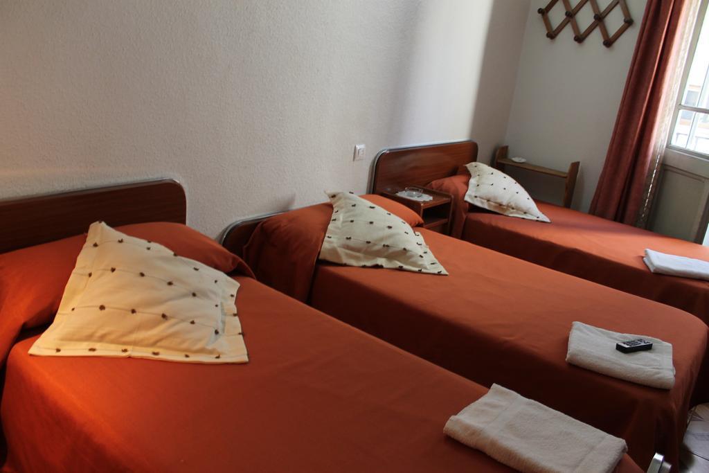 Hostal Xucar Μαδρίτη Δωμάτιο φωτογραφία