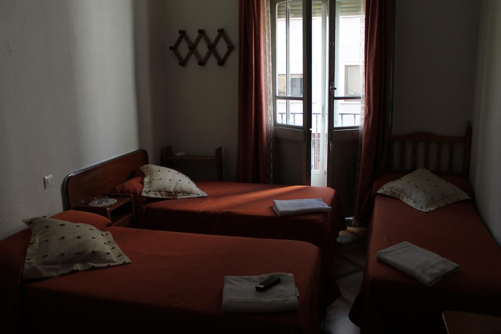 Hostal Xucar Μαδρίτη Δωμάτιο φωτογραφία